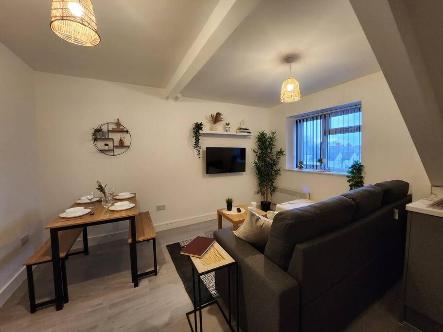 Supervalue Suite 7 - Fast Wifi, Hotel Linen, Keyless Entry, City Only 10 Mins - By Property Promise Cardiff Extérieur photo