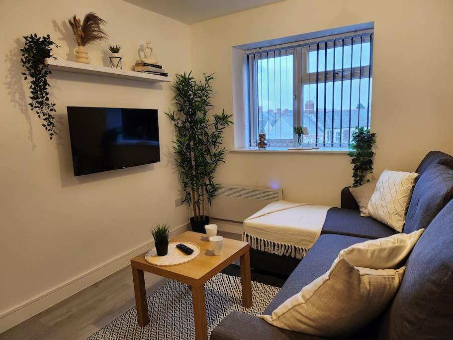 Supervalue Suite 7 - Fast Wifi, Hotel Linen, Keyless Entry, City Only 10 Mins - By Property Promise Cardiff Extérieur photo